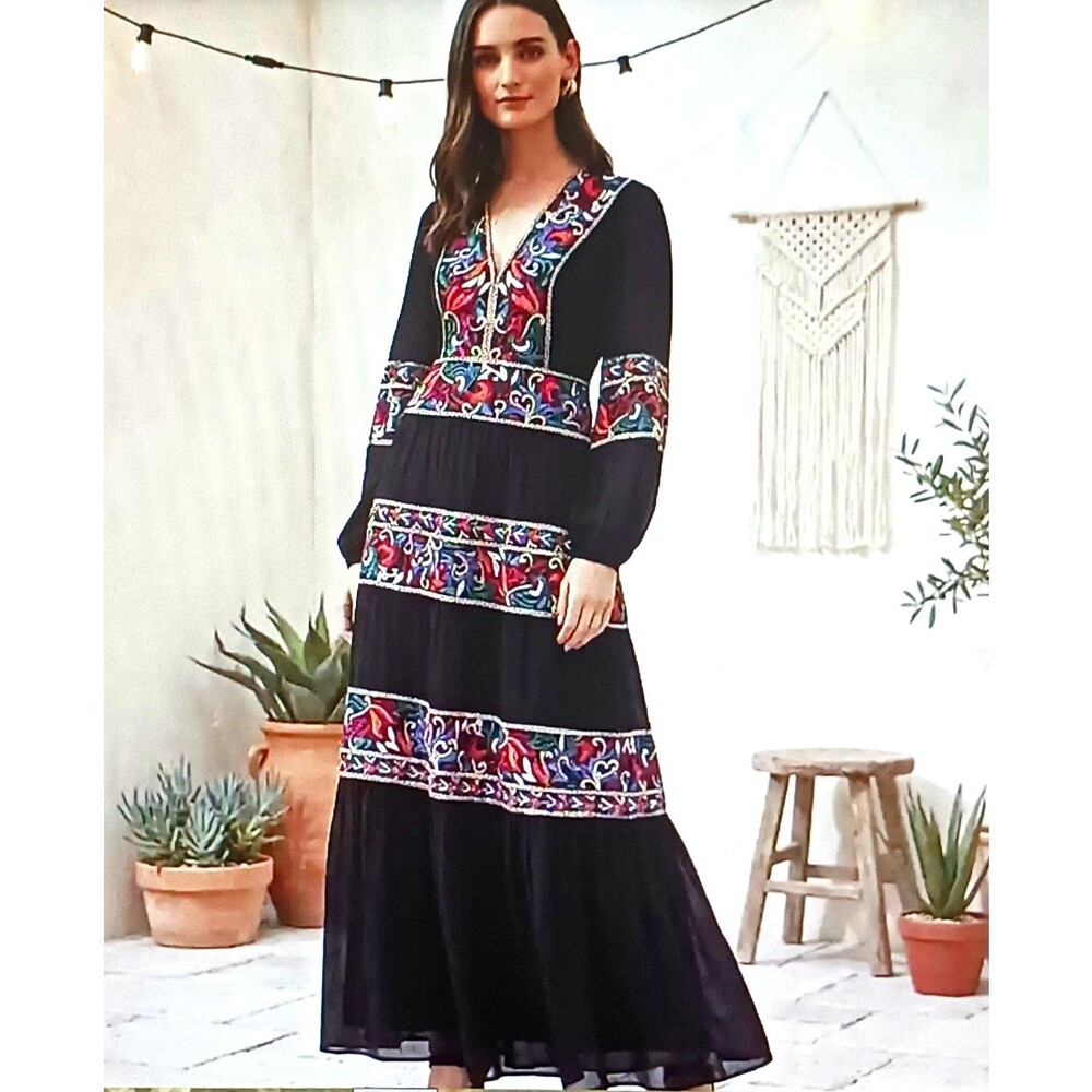 BCBG MaxAzria Gypsy Boho V Neck Maxi Dress Embroidered Blk Crepe Ruffle Hem Sz 6